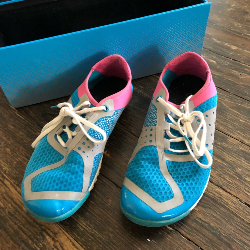 Skora phase light blue running shoe Size 9